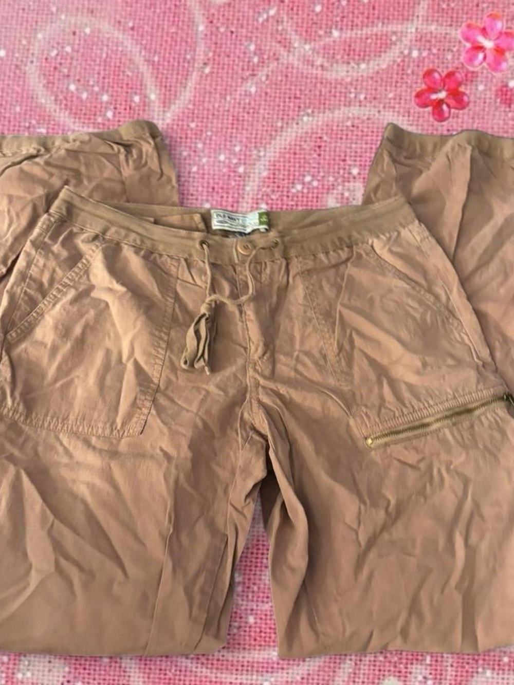 Vintage 2000s low rise Tan cargo pants with adjustable waist and pockets
